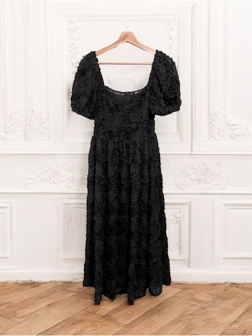 Size Small BNWT Black Romantic Floral Texture Midi Dress